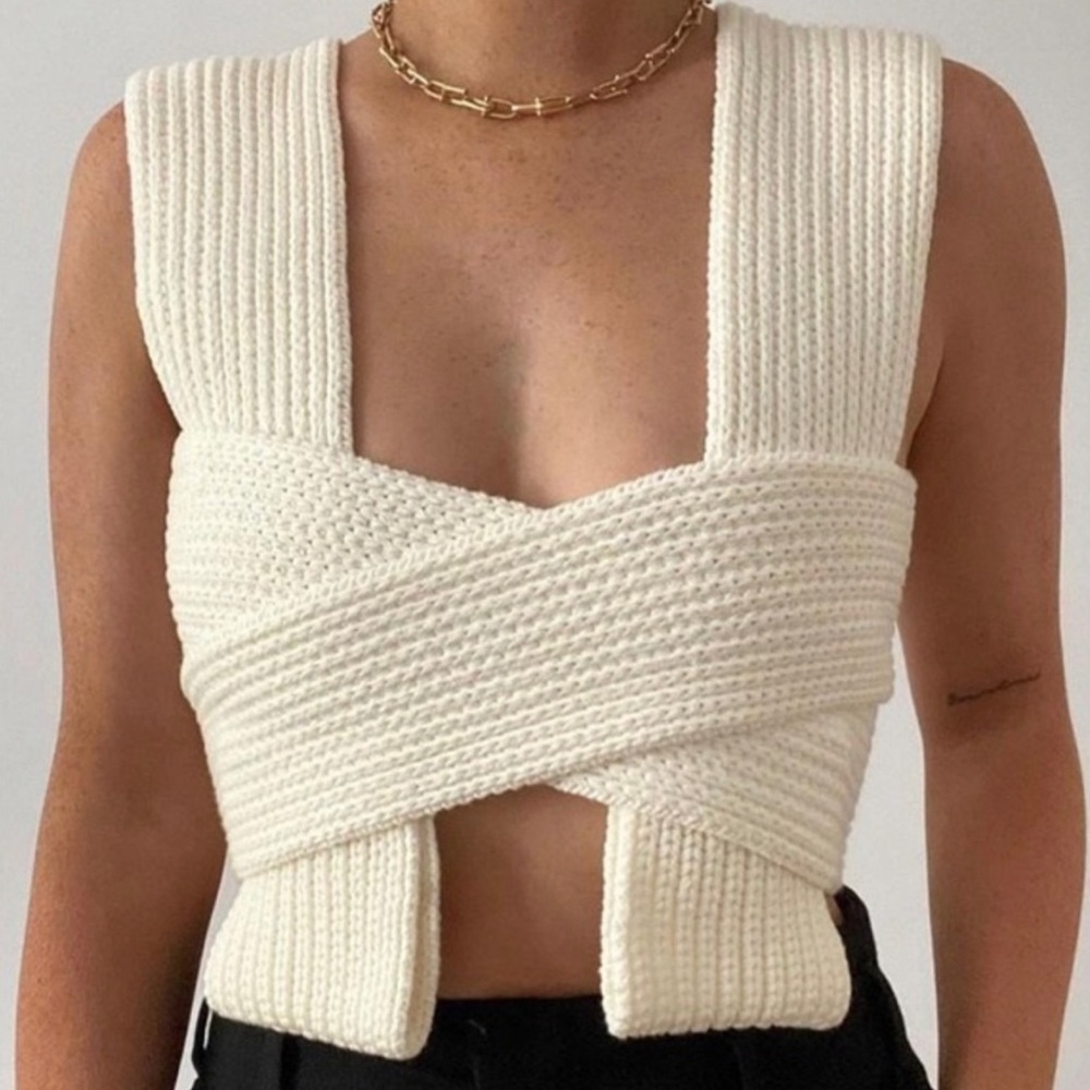 Sold!!! Simonett spring nanu top white size M / L